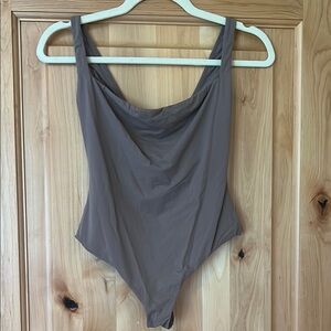 Skims fits everybody bodysuit- never worn